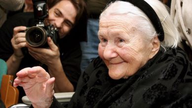 Die 97-jährige Irina Sendler in Warschau, 11.04.2007 © EPA/Radek Pietruszka / picture alliance